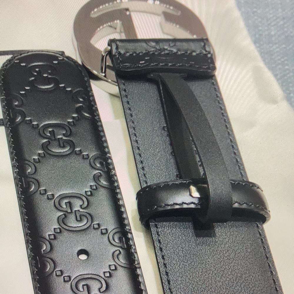 Gucci Signature Embossing Leather Belt Unisex - Picture 8 of 8